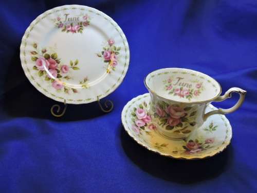Royal Albert Trio June Roses England